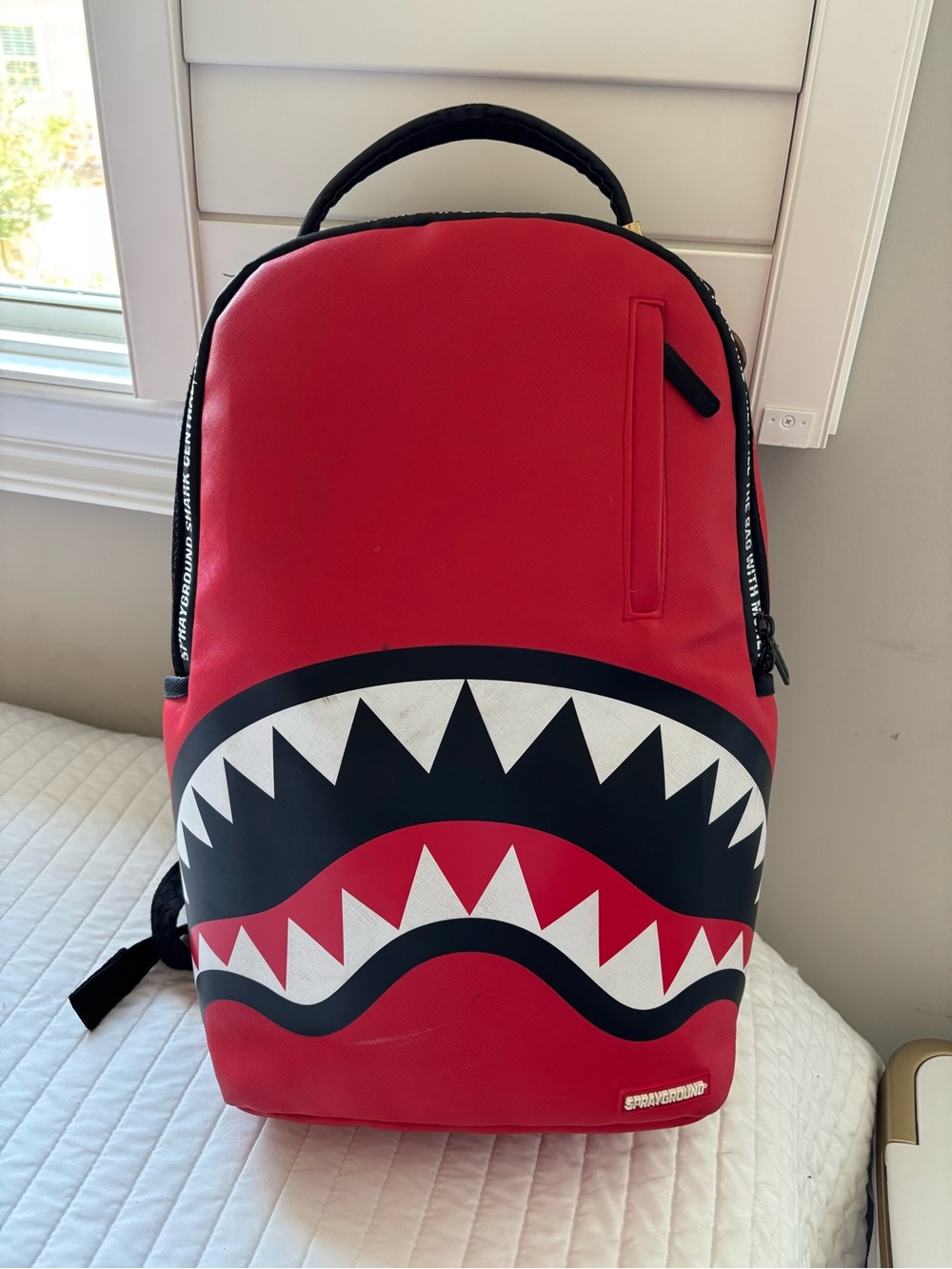 Sprayground Shark Central Holdin Doen The City DLXSV Backpack
